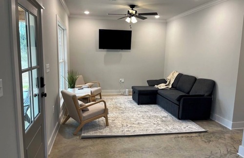 Calhoun House | The Blue Cottage on Brownlee!