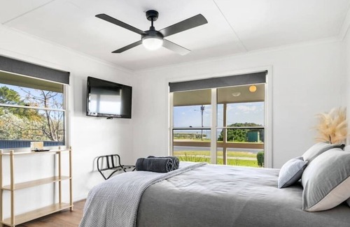 Bonney House | The Blue House Summar