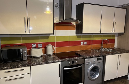 Leicester City Centre Apartment | The Blue Lagoon Loft is a snug apartment to escape to in the heart of Leicester.