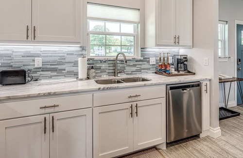 Hoyt House | The Blue Oasis ~ Lakefront, boat dock, hot tub & fire pit