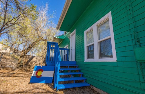 East Colorado Springs House | The Blue Porch at Bennett