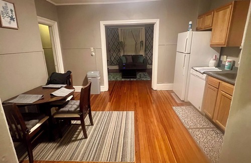 Albany Apartment | The Bluebirds Nest