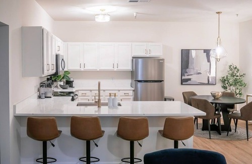 Oxford House | The Bluffs, Discounted rate for S. Carolina game!