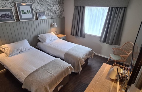 Oldham Hotel | The Boat & Horses Inn