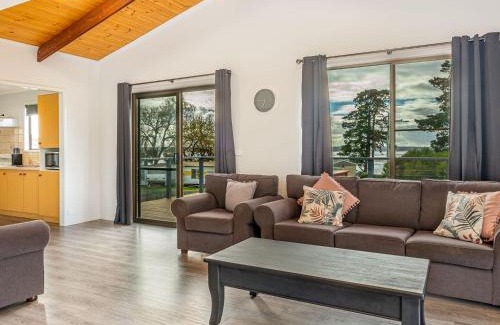 Corinella House | The Boat Ramp Getaway