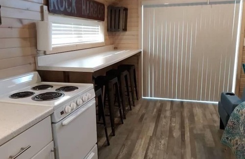 Marblehead Cabin | The Boathouse. A Waterfront Retreat on East Harbor