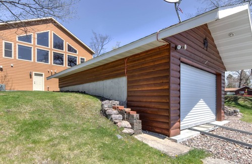 Sand Creek House | The Boathouse Cabin @ McCann Lake