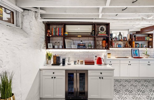 St. Marks Condo | 🎖The Boiler Room - Close to Subway & Downtown🎖