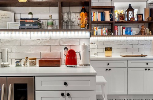 St. Marks Condo | 🎖The Boiler Room - Close to Subway & Downtown🎖