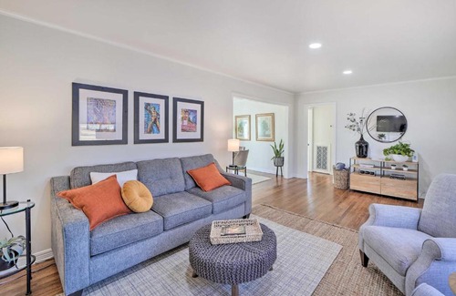 Tulsa House | The Boston Cottage about 4 Mi to Downtown Tulsa
