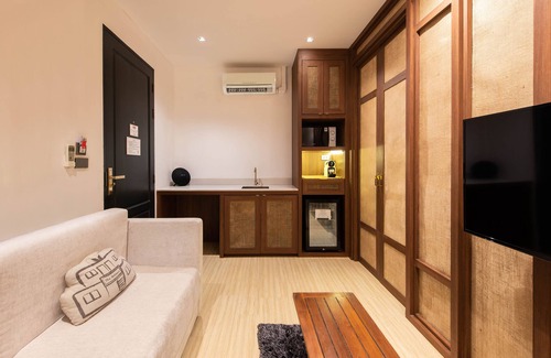 Khlong Kluea Hotel | The Botanic Service Room