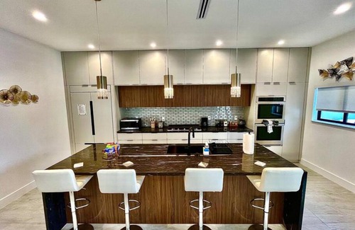 Victoria Park House | The Botanical Oasis Las Olas