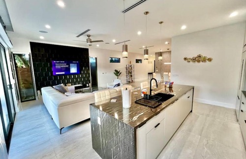 Victoria Park House | The Botanical Oasis Las Olas