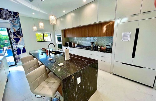 Victoria Park House | The Botanicals Las Olas with Pool Near the Beach