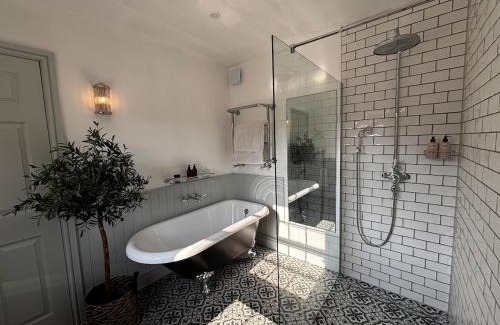 Kemble House | The Bothy