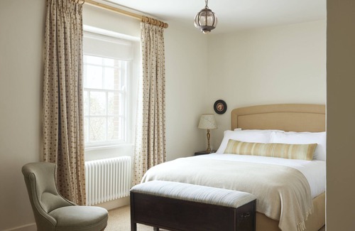 Maiden Bradley Hotel | The Bradley Hare