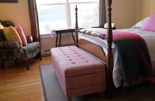 Bay Bulls Hotel | The Bread and Cheese Country Inn