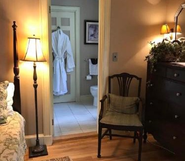 Dexter Hotel | The Brewster Inn