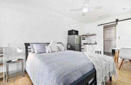 Bellara Apartment | The Brick Batch - holiday unit!