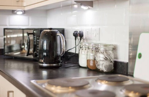 Bristol City Centre Apartment | The Broadmead Forest - Spacious City Centre 3BDR Apartment