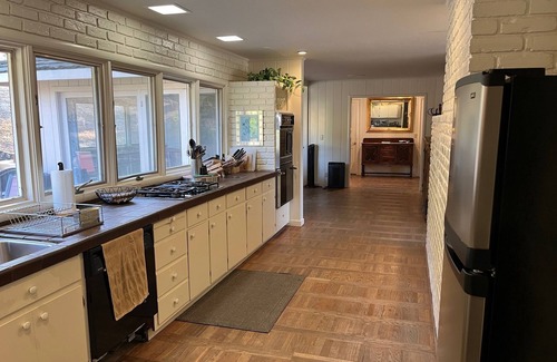 Cambrian House | The Bunkhouse at Harwood Farms, Los Gatos CA. 3br, 3ba, heated pool & views