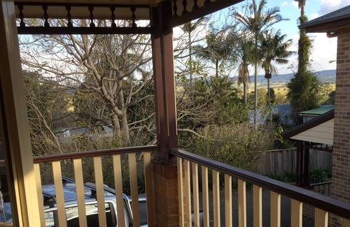 Milton Villa | "THE BUTLER"@Milton eats, theatre, gallery shopping,garage, wifi,2WC,very quiet