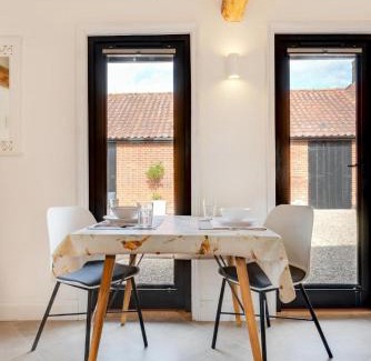 Halesworth House | The Byre