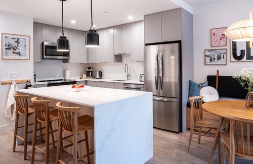 Revelstoke Apartment | The Céilí Cottage, Minutes to Revelstoke Village - Unit 3202