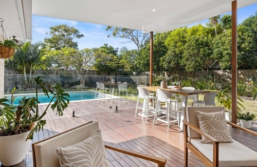 Bogangar House | The Caba Bungalow - private pool and short walk to the beach!