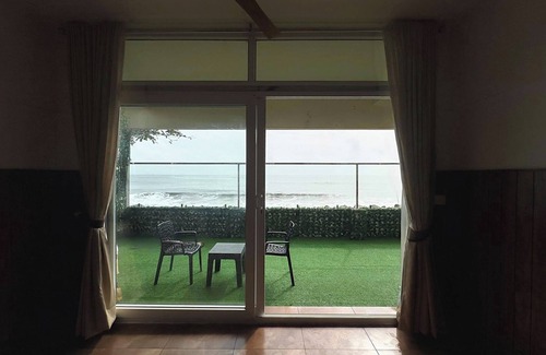 Vypin Villa | The Cabana - Luxurious Oceanfront villa in Kochi !