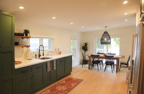 Town of Jerusalem Cabin | The Cabin- A Gorgeous Newly Renovated Waterfront Cabin