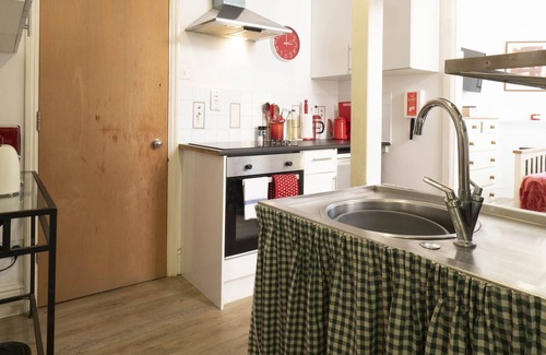 Canterbury Cabin | The Cabin - Cosy annex close to City Centre