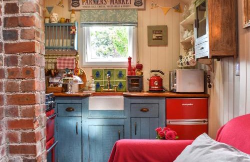 Llangadog House | The Cabin