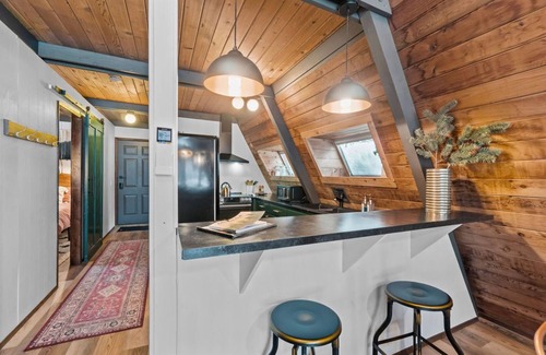 Crescent House | The Cabin Of Your Dreams