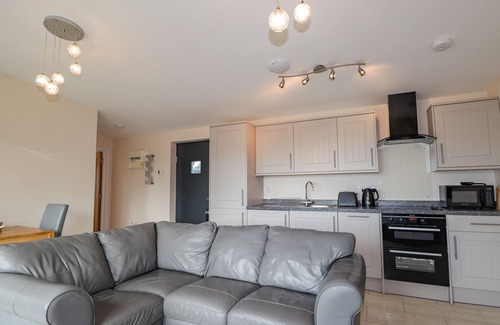 Lonmore Cottage | THE CABIN, romantic, character holiday cottage in Dunvegan