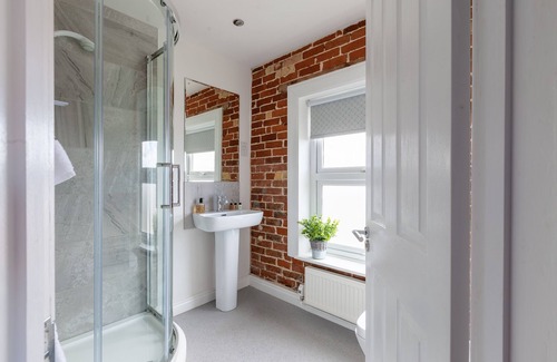 Cowes House | The Caledon