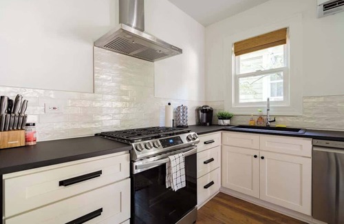Uptown Apartment | The Calin Suite - Posh Local Boutiques & Eateries