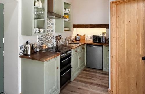Brayford House | The Calving Barn - Uk49679