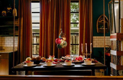 Poinsettia Heights House | The Captain's Landing - 4 bedroom - 2 bathroom - Outdoor soaking tub - Adventure home