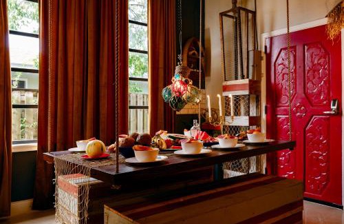 Poinsettia Heights House | The Captain's Landing - 4 bedroom - 2 bathroom - Outdoor soaking tub - Adventure home