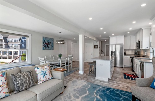 Gloucester Villa | The Captain’s Villa Beachfront House With Access To Pavilion's Beach