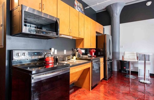 West Main Historic District Apartment | The Cardinal (Downtown Louisville)