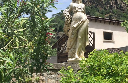 Saint-Barthelemy-de-Vals Villa | The caretaker's Villa - Château de Rochetaillée