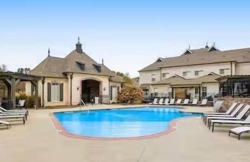 Oxford House | The Carl, Discounted rate for S. Carolina game!