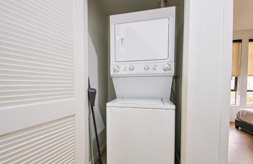 Downtown Apartment | The Carlton - Modern-Lux 2 Master Suites-Secure Bldg & Parking- 5 BLKS to Ocean Ave
