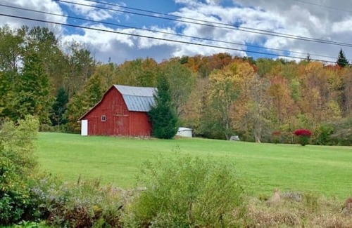 Center Moreland House | The Carriage House