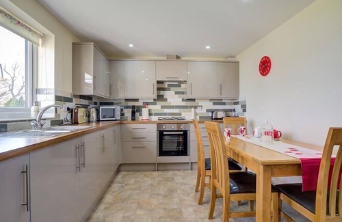 Inchbrook Cottage | THE CARTINS, pet friendly, with a garden in Selsley