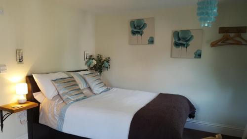 Earls Colne Bed & Breakfast | The Cartlodge B & B