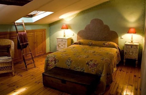 Arenas de San Pedro Cottage | The Casa de Isabela can sleep up to 12 people
