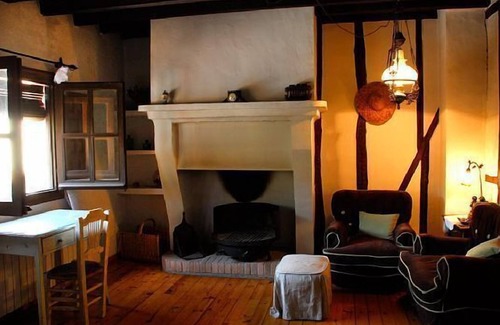 Arenas de San Pedro Cottage | The Casa de Isabela can sleep up to 12 people